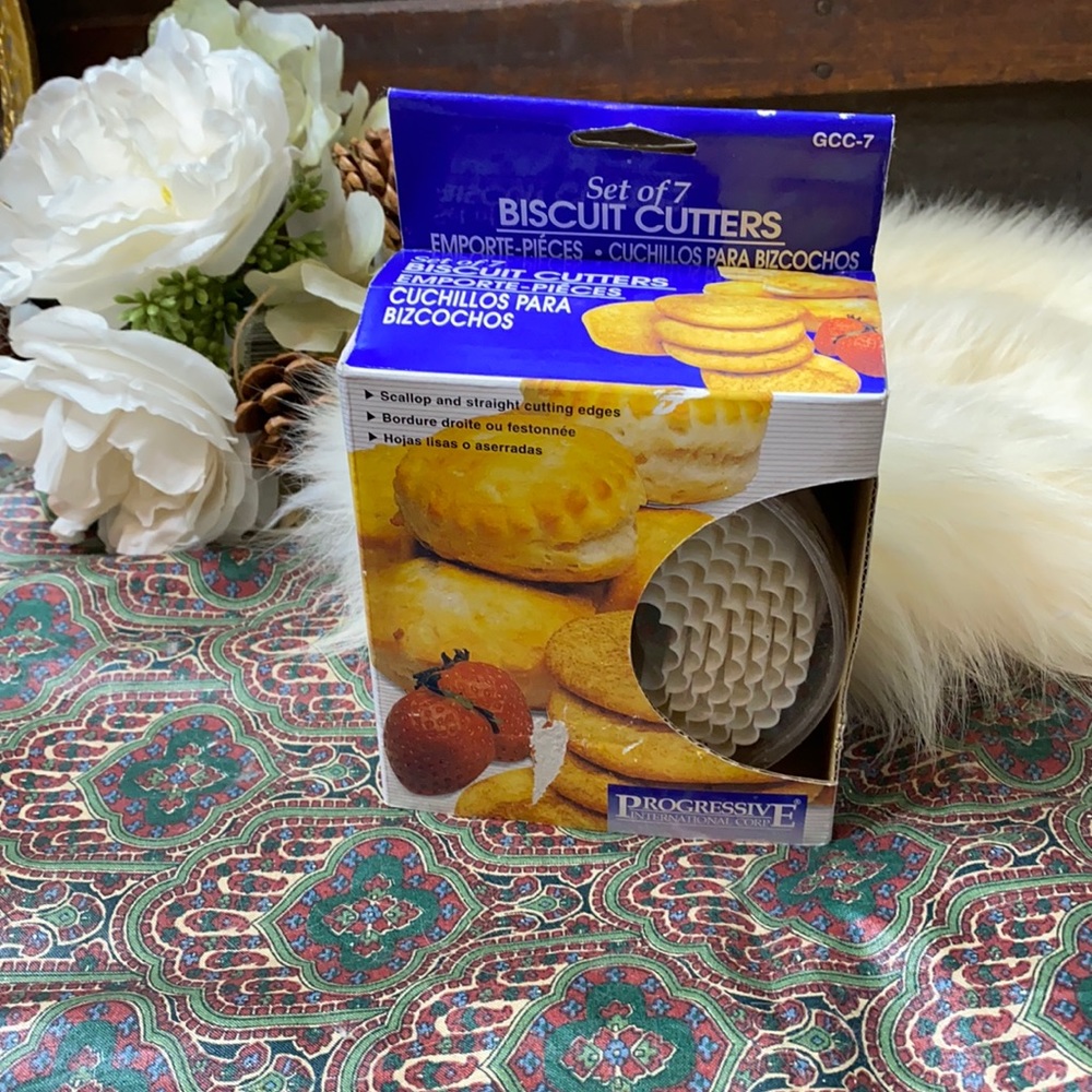 / Progressive Canape Biscuit Cutter Set of 7 NEW